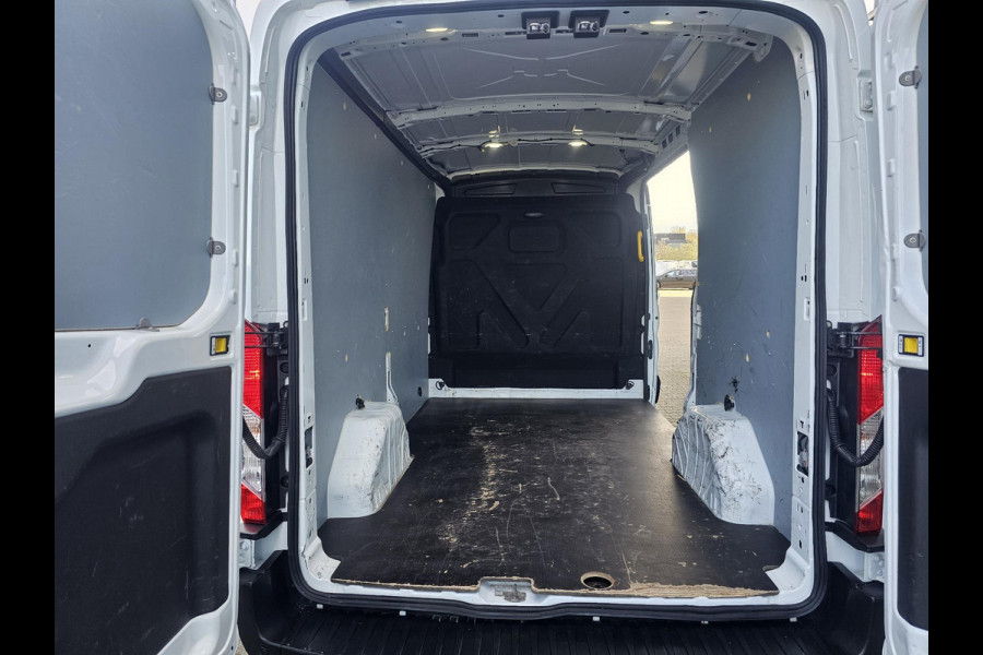 Ford Transit 350 2.0 TDCI L2H2 Trend | Automaat | Camera | Trekhaak | Cruise control | Lane assist | Voorruitverwarming | Bijrijdersbank