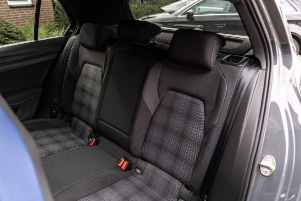 Volkswagen Golf 1.4 eHybrid GTE 245 PK Pano ACC IQ-Light Head-Up Stoelverwarming Camera 18''
