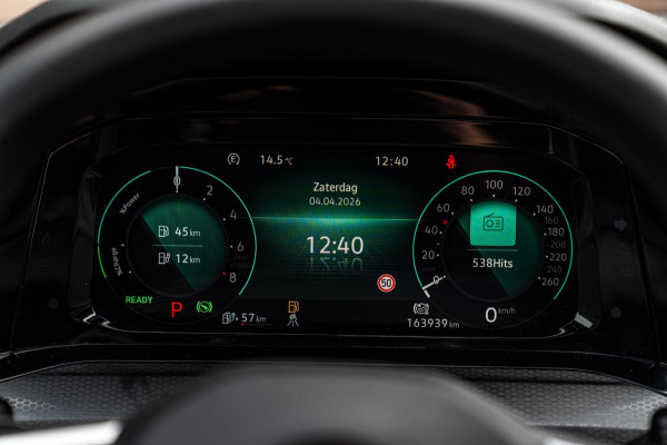 Volkswagen Golf 1.4 eHybrid GTE 245 PK Pano ACC IQ-Light Head-Up Stoelverwarming Camera 18''