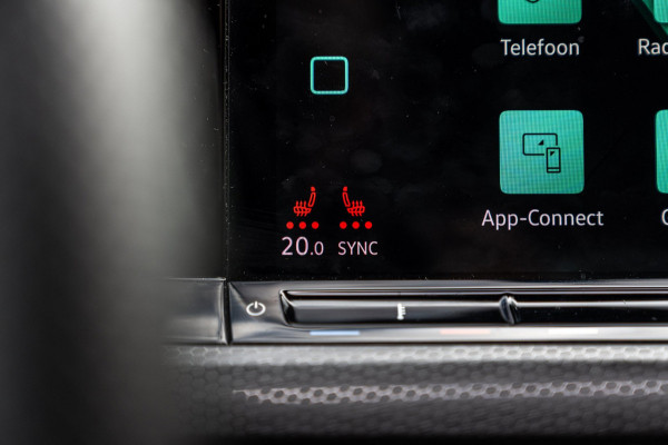 Volkswagen Golf 1.4 eHybrid GTE 245 PK Pano ACC IQ-Light Head-Up Stoelverwarming Camera 18''