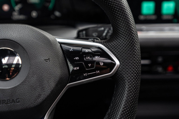 Volkswagen Golf 1.4 eHybrid GTE 245 PK Pano ACC IQ-Light Head-Up Stoelverwarming Camera 18''