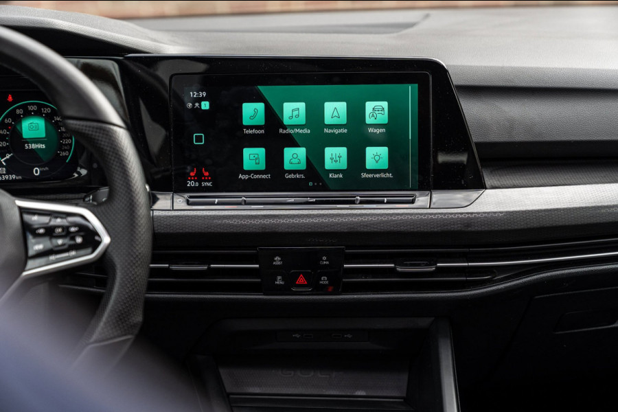 Volkswagen Golf 1.4 eHybrid GTE 245 PK Pano ACC IQ-Light Head-Up Stoelverwarming Camera 18''