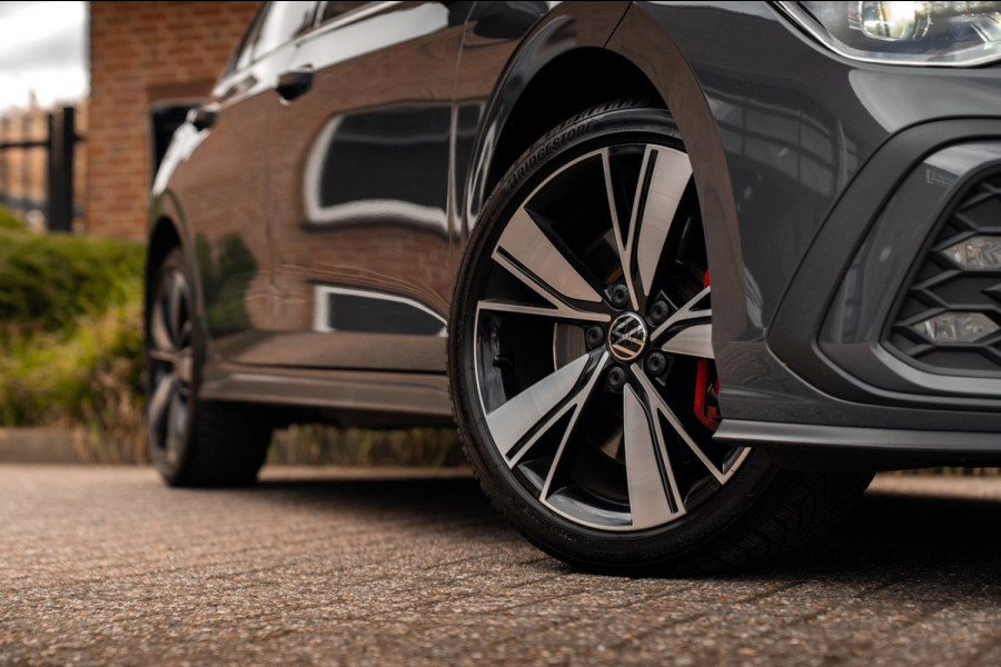 Volkswagen Golf 1.4 eHybrid GTE 245 PK Pano ACC IQ-Light Head-Up Stoelverwarming Camera 18''