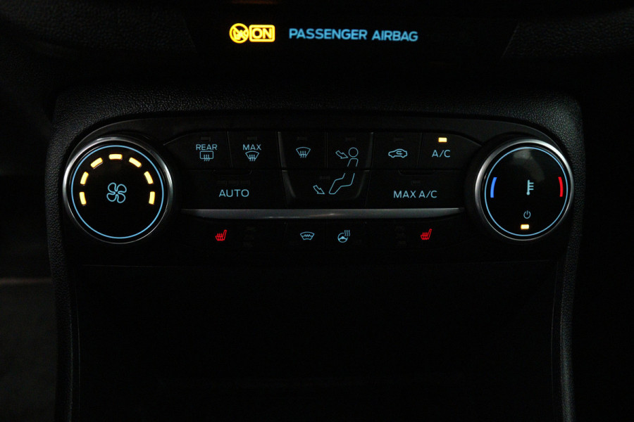 Ford Fiesta 1.0 EcoBoost Hybrid ST-Line X (TREKHAAK, CAMERA, STOEL/STUUR VERWARMING, CRUISE CONTROL ADAPTIEF, PARKEERSENSOREN)