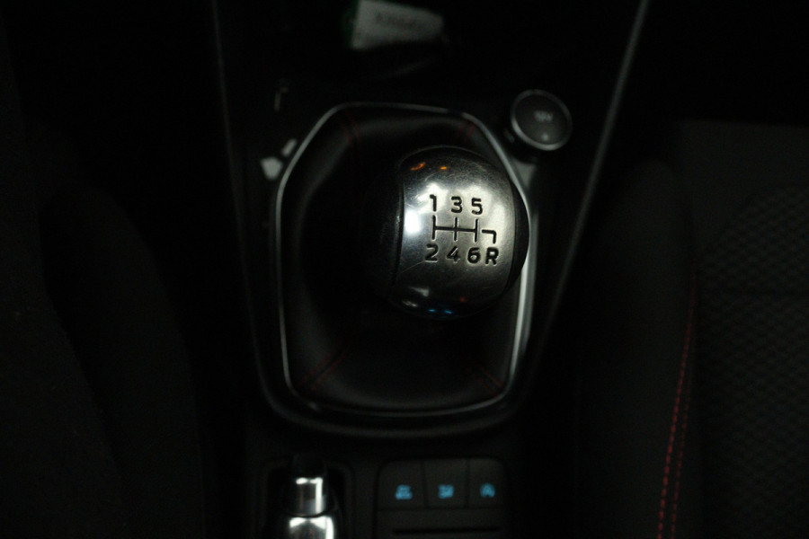 Ford Fiesta 1.0 EcoBoost ST-Line (PARKEERSENSOREN, LANE-ASSIST, NAVIGATIE, CRUISE CONTROL)