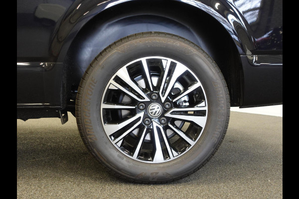 Volkswagen Transporter 150pk L2H1 28 Highline Automaat Trekhaak Navigatie Carplay Camera  Cruise control Lm velgen