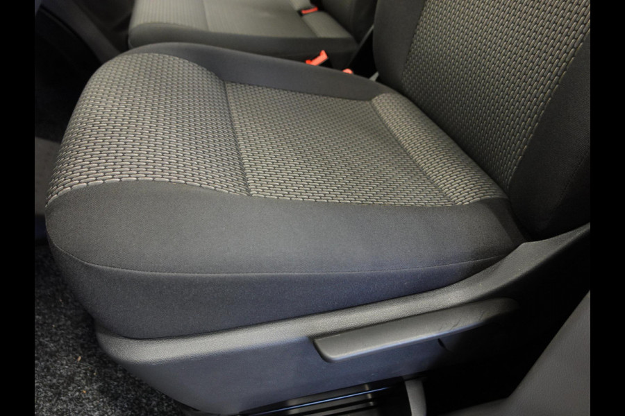 Volkswagen Transporter 150pk L2H1 28 Highline Automaat Trekhaak Navigatie Carplay Camera  Cruise control Lm velgen