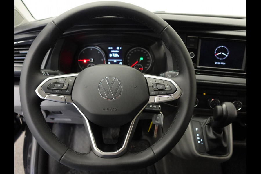 Volkswagen Transporter 150pk L2H1 28 Highline Automaat Trekhaak Navigatie Carplay Camera  Cruise control Lm velgen