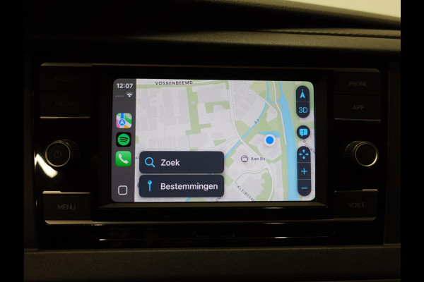 Volkswagen Transporter 150pk L2H1 28 Highline Automaat Trekhaak Navigatie Carplay Camera  Cruise control Lm velgen