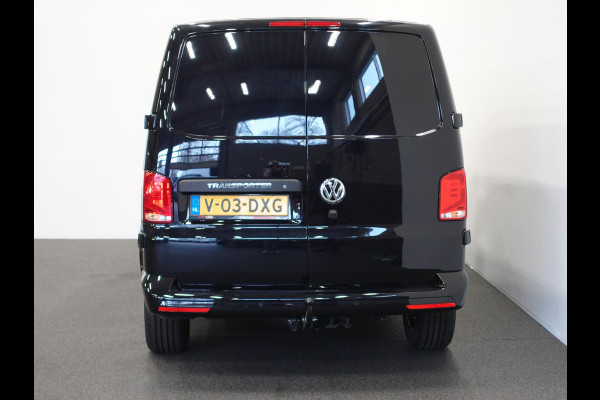 Volkswagen Transporter 150pk L2H1 28 Highline Automaat Trekhaak Navigatie Carplay Camera  Cruise control Lm velgen