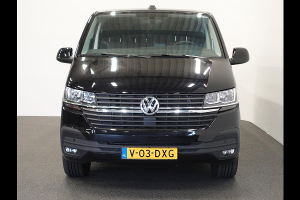 Volkswagen Transporter 150pk L2H1 28 Highline Automaat Trekhaak Navigatie Carplay Camera  Cruise control Lm velgen