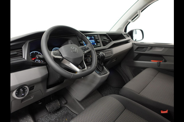 Volkswagen Transporter 2.0 150PK L2H1 Highline Automaat Airco  Navi Parkeersensoren Camera Trekhaak Carplay