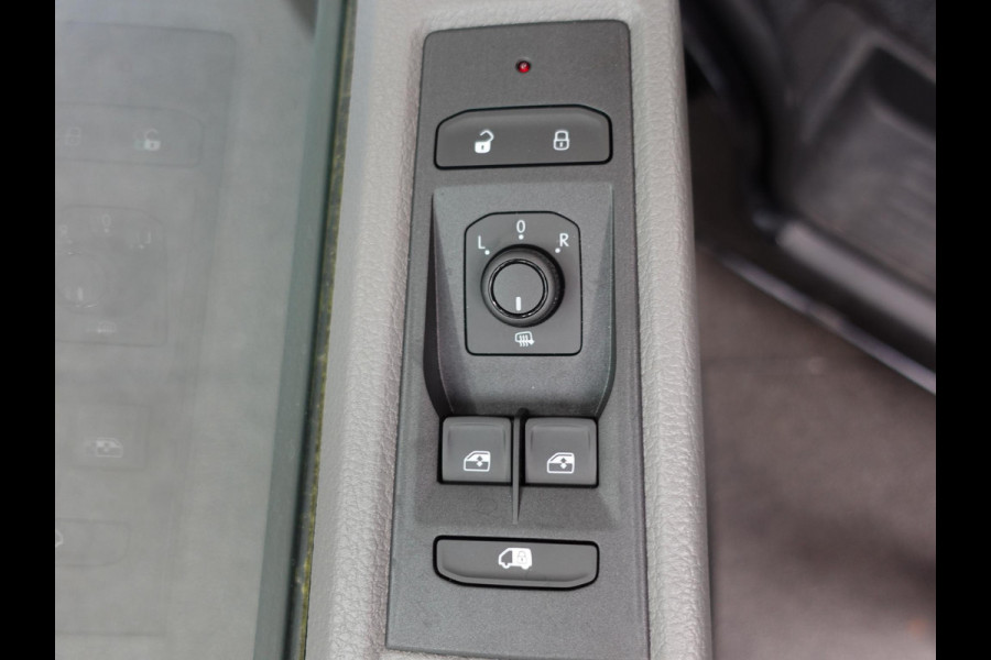 Volkswagen Transporter 2.0 150PK L2H1 Highline Automaat Airco  Navi Parkeersensoren Camera Trekhaak Carplay