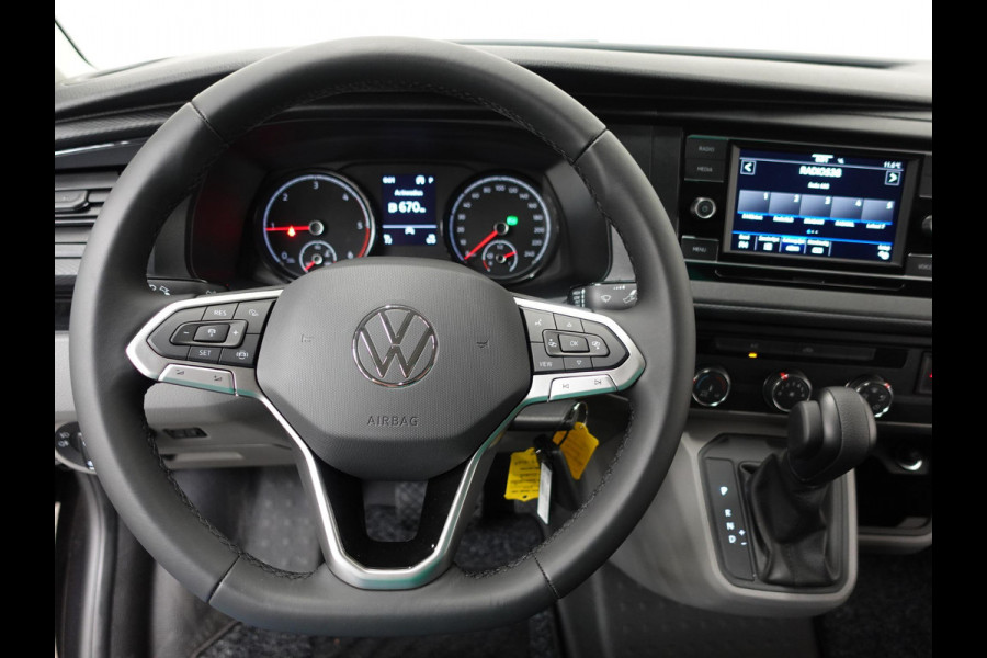 Volkswagen Transporter 2.0 150PK L2H1 Highline Automaat Airco  Navi Parkeersensoren Camera Trekhaak Carplay