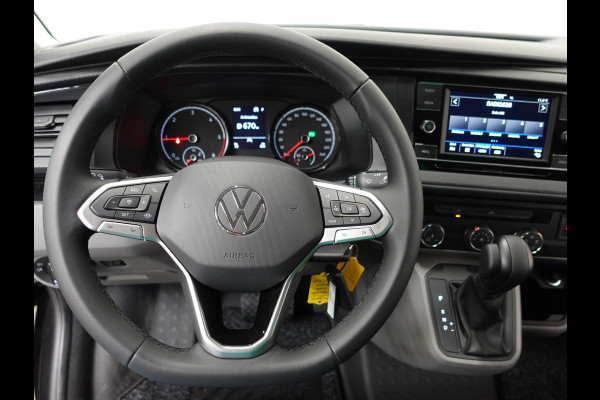 Volkswagen Transporter 2.0 150PK L2H1 Highline Automaat Airco  Navi Parkeersensoren Camera Trekhaak Carplay