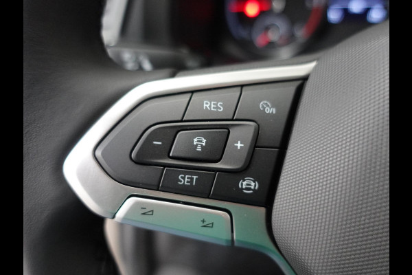 Volkswagen Transporter 2.0 150PK L2H1 Highline Automaat Airco  Navi Parkeersensoren Camera Trekhaak Carplay