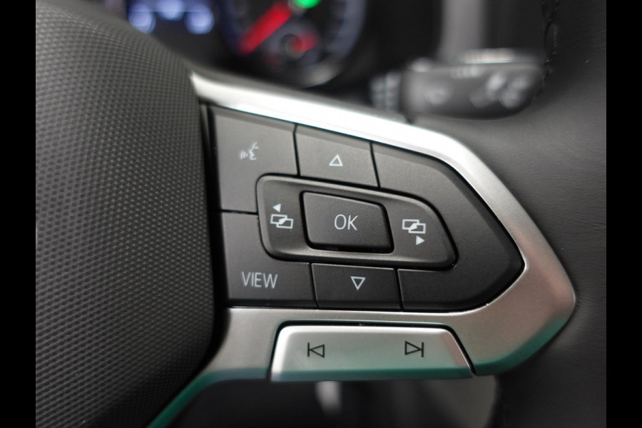 Volkswagen Transporter 2.0 150PK L2H1 Highline Automaat Airco  Navi Parkeersensoren Camera Trekhaak Carplay