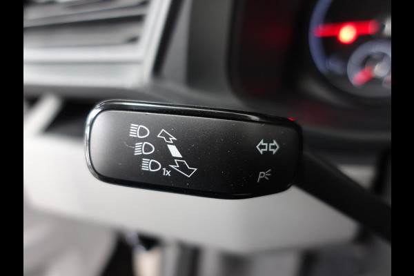 Volkswagen Transporter 2.0 150PK L2H1 Highline Automaat Airco  Navi Parkeersensoren Camera Trekhaak Carplay