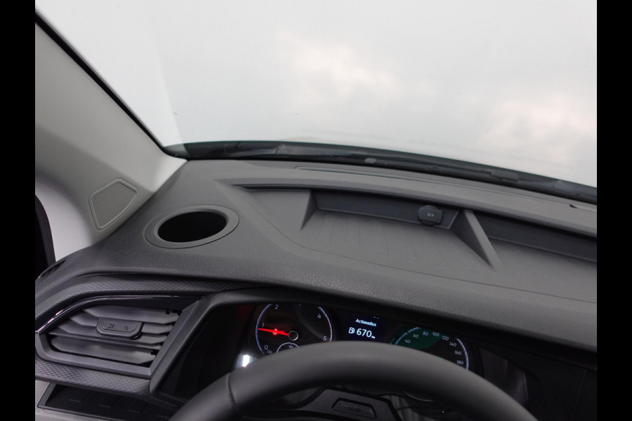 Volkswagen Transporter 2.0 150PK L2H1 Highline Automaat Airco  Navi Parkeersensoren Camera Trekhaak Carplay