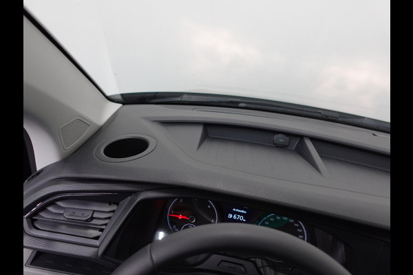 Volkswagen Transporter 2.0 150PK L2H1 Highline Automaat Airco  Navi Parkeersensoren Camera Trekhaak Carplay