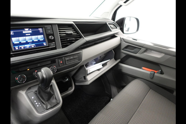 Volkswagen Transporter 2.0 150PK L2H1 Highline Automaat Airco  Navi Parkeersensoren Camera Trekhaak Carplay