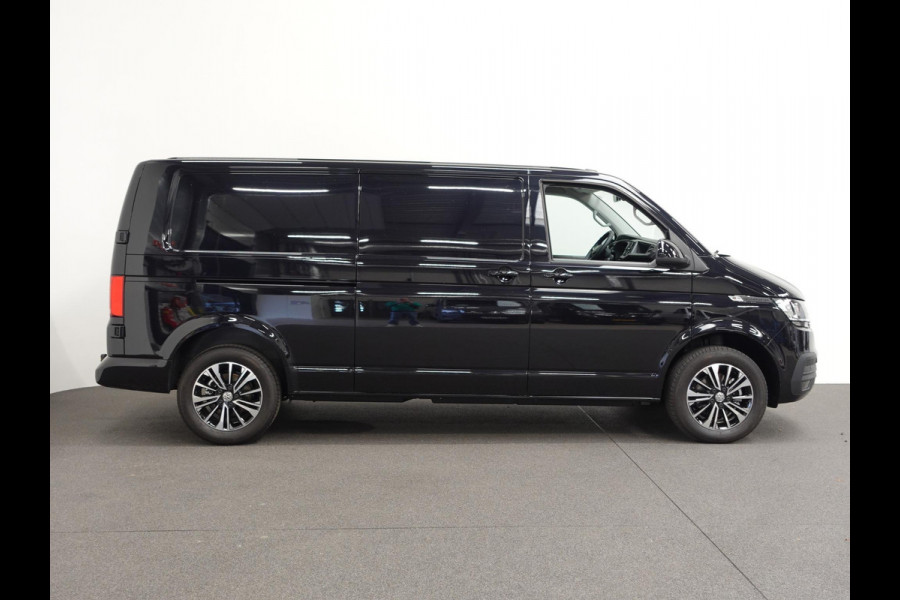 Volkswagen Transporter 2.0 150PK L2H1 Highline Automaat Airco  Navi Parkeersensoren Camera Trekhaak Carplay