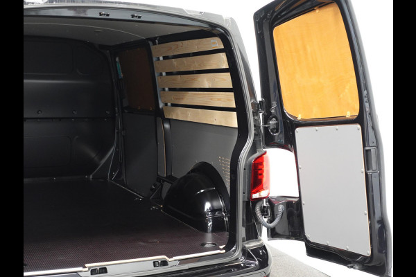Volkswagen Transporter 2.0 150PK L2H1 Highline Automaat Airco  Navi Parkeersensoren Camera Trekhaak Carplay