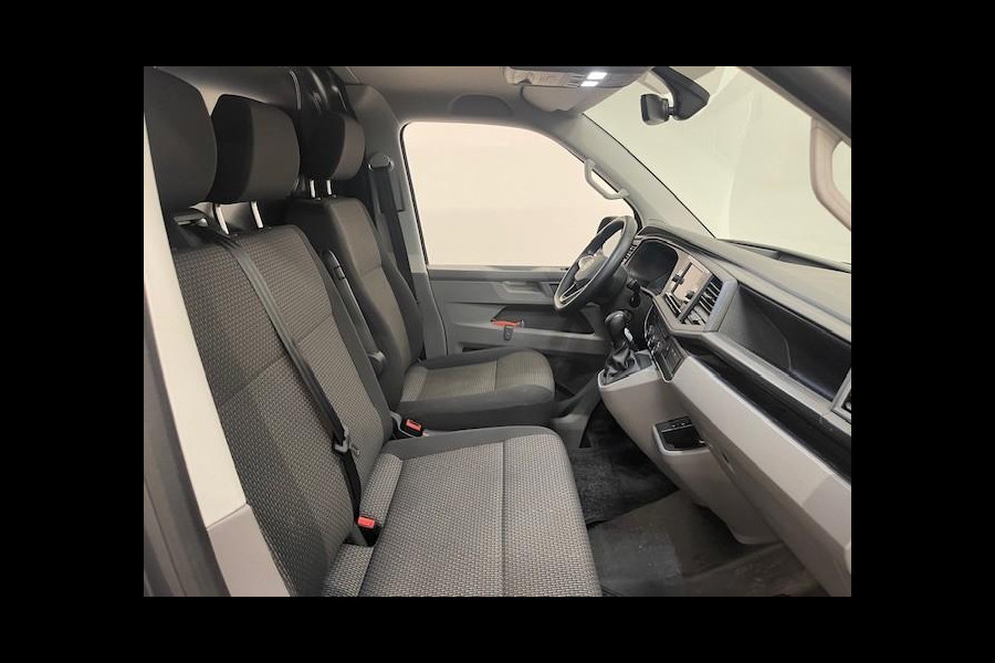 Volkswagen Transporter 2.0 TDI L2H1 28 Highline Automaat Airco Cruise Control Navi PDC V&A Trekhaak