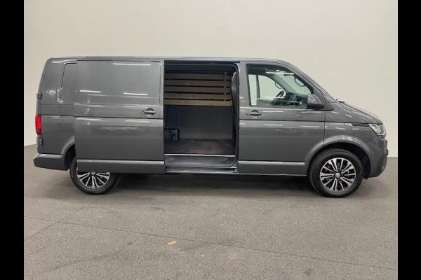 Volkswagen Transporter 2.0 TDI L2H1 28 Highline Automaat Airco Cruise Control Navi PDC V&A Trekhaak