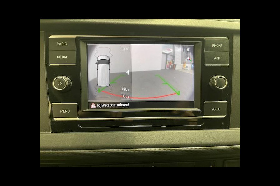 Volkswagen Transporter 2.0 TDI L2H1 28 Highline Automaat Airco Cruise Control Navi PDC V&A Trekhaak