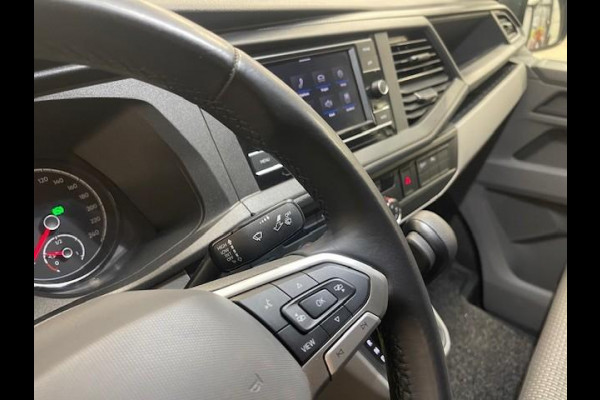 Volkswagen Transporter 2.0 TDI L2H1 28 Highline Automaat Airco Cruise Control Navi PDC V&A Trekhaak
