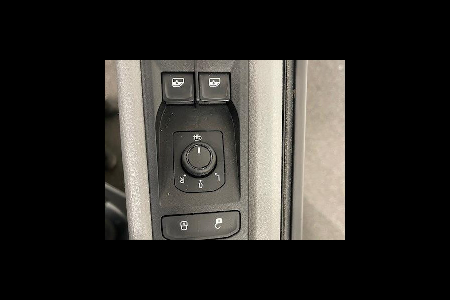 Volkswagen Transporter 2.0 TDI L2H1 28 Highline Automaat Airco Cruise Control Navi PDC V&A Trekhaak