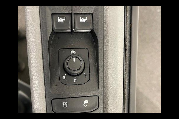 Volkswagen Transporter 2.0 TDI L2H1 28 Highline Automaat Airco Cruise Control Navi PDC V&A Trekhaak