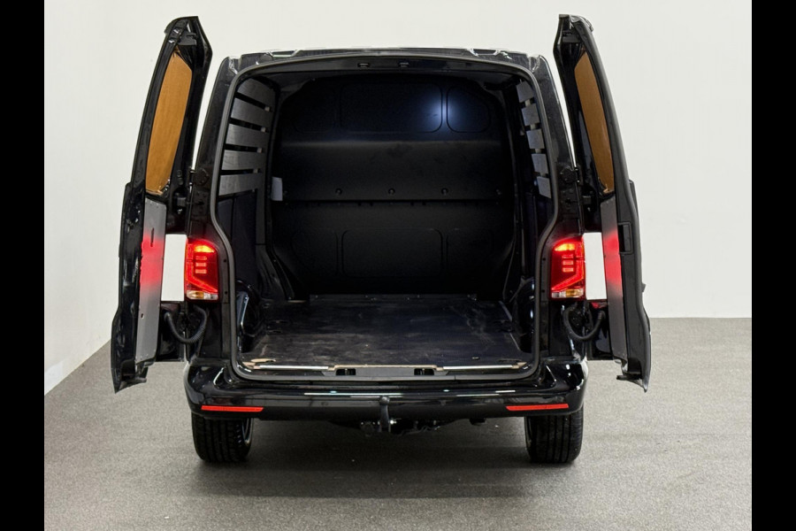 Volkswagen Transporter 2.0 TDI L2H1 28 Highline Automaat Automaat Camera Airco Cruise Navi Trekhaak
