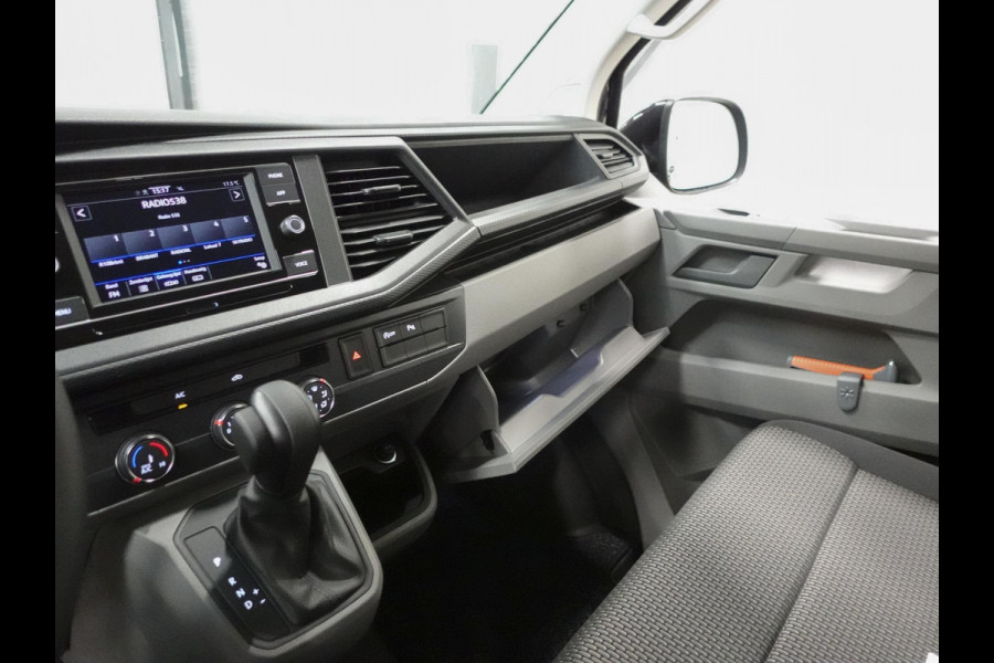 Volkswagen Transporter 2.0 TDI L2H1 28 Highline Automaat Automaat Camera Airco Cruise Navi Trekhaak