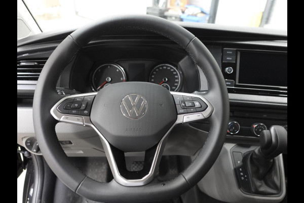 Volkswagen Transporter 2.0 TDI L2H1 28 Highline Automaat Automaat Camera Airco Cruise Navi Trekhaak