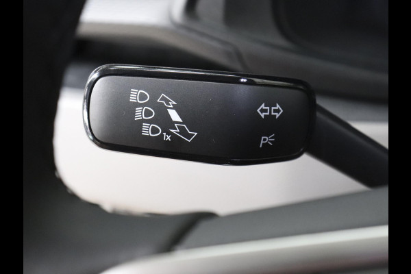 Volkswagen Transporter 2.0 TDI L2H1 28 Highline Automaat Automaat Camera Airco Cruise Navi Trekhaak