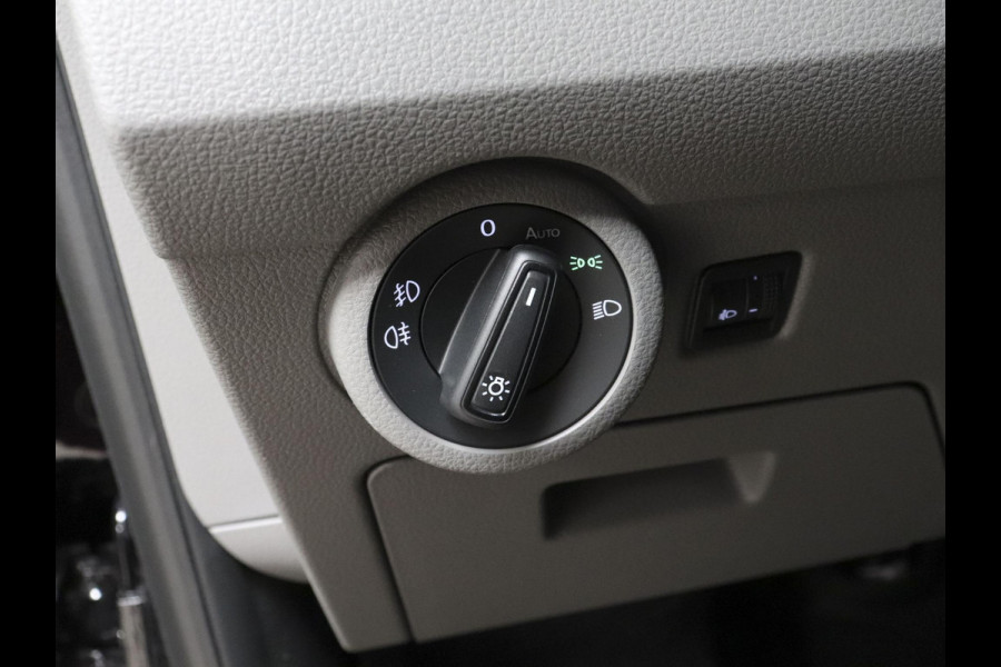 Volkswagen Transporter 2.0 TDI L2H1 28 Highline Automaat Automaat Camera Airco Cruise Navi Trekhaak