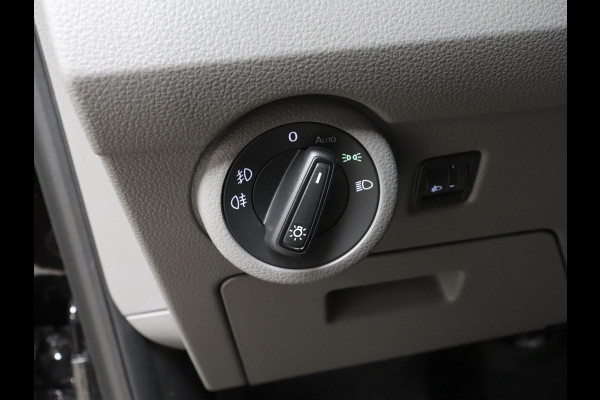 Volkswagen Transporter 2.0 TDI L2H1 28 Highline Automaat Automaat Camera Airco Cruise Navi Trekhaak