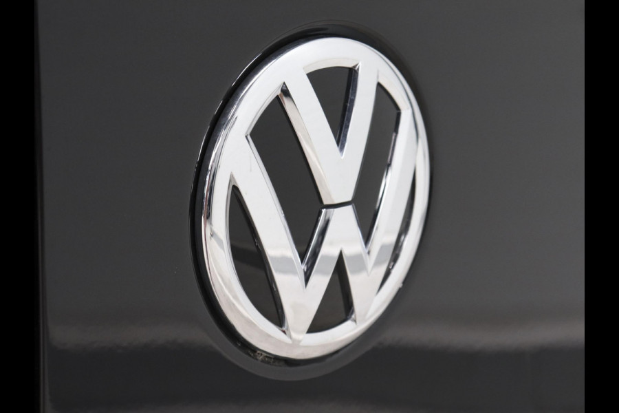 Volkswagen Transporter 2.0 TDI L2H1 28 Highline Automaat Automaat Camera Airco Cruise Navi Trekhaak