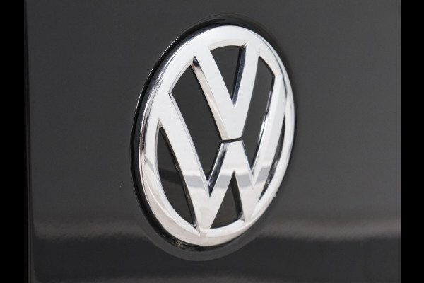 Volkswagen Transporter 2.0 TDI L2H1 28 Highline Automaat Automaat Camera Airco Cruise Navi Trekhaak