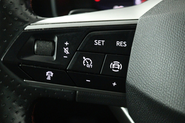 Seat Leon Sportstourer 1.5 eTSI FR Launch Edition (DIGITALE COCKPIT, NAVIGATIE, CRUISE CONTROL ADAPTIEF, PARKEERSENSOREN)