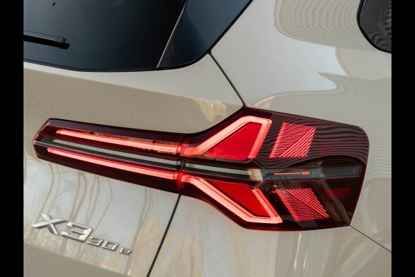 BMW X3 30e xDrive M-Sport Pro - Pano - Trekhaak - ACC - Head-up