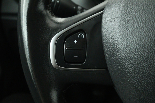 Renault Captur 0.9 TCe Intens (TREKHAAK, CAMERA, CRUISE CONTROL, PARKEERSENSOREN, NAVIGATIE)