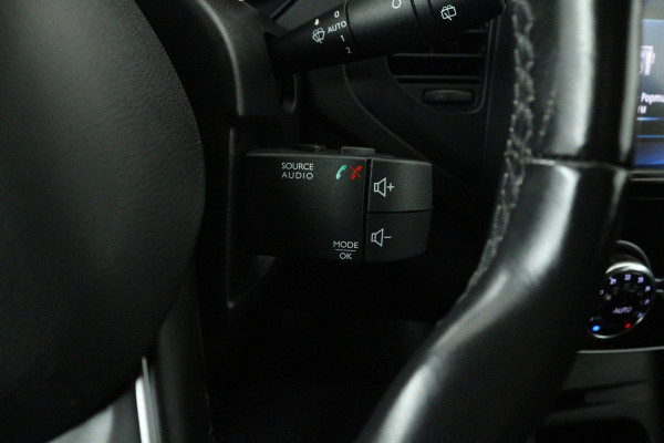 Renault Captur 0.9 TCe Intens (TREKHAAK, CAMERA, CRUISE CONTROL, PARKEERSENSOREN, NAVIGATIE)