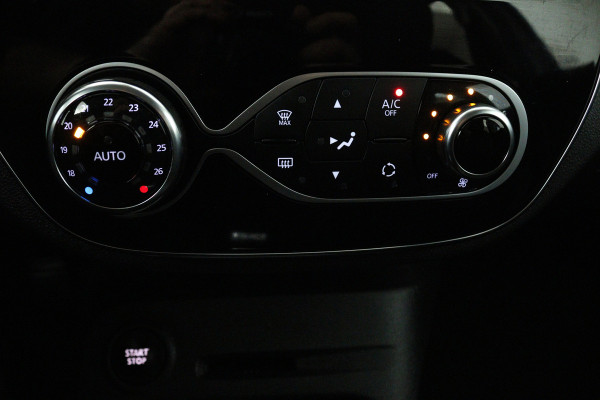 Renault Captur 0.9 TCe Intens (TREKHAAK, CAMERA, CRUISE CONTROL, PARKEERSENSOREN, NAVIGATIE)