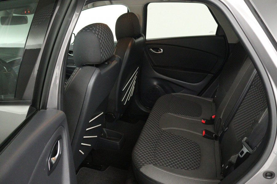 Renault Captur 0.9 TCe Intens (TREKHAAK, CAMERA, CRUISE CONTROL, PARKEERSENSOREN, NAVIGATIE)