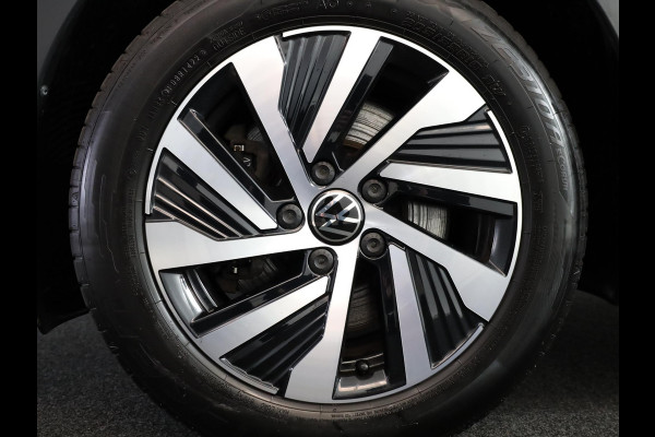 Volkswagen Golf 1.4 eHybrid Style 204 pk Automaat (DSG) | Navigatie via App | Parkeersensoren | Adaptieve cruise control | LED koplampen |