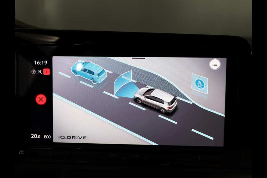 Volkswagen Golf 1.4 eHybrid Style 204 pk Automaat (DSG) | Navigatie via App | Parkeersensoren | Adaptieve cruise control | LED koplampen |