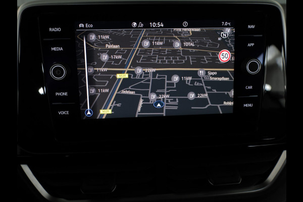 Volkswagen T-Roc 1.5 TSI R-Line 150 PK DSG | Navigatie | Trekhaak afneembaar | ErgoActive Stoel Pakket | Parkeercamera |